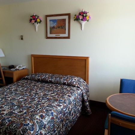 River Mist Inn Sturgeon Falls エクステリア 写真