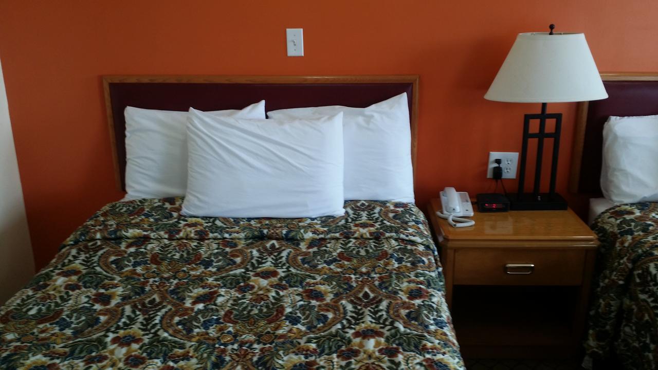 River Mist Inn Sturgeon Falls エクステリア 写真
