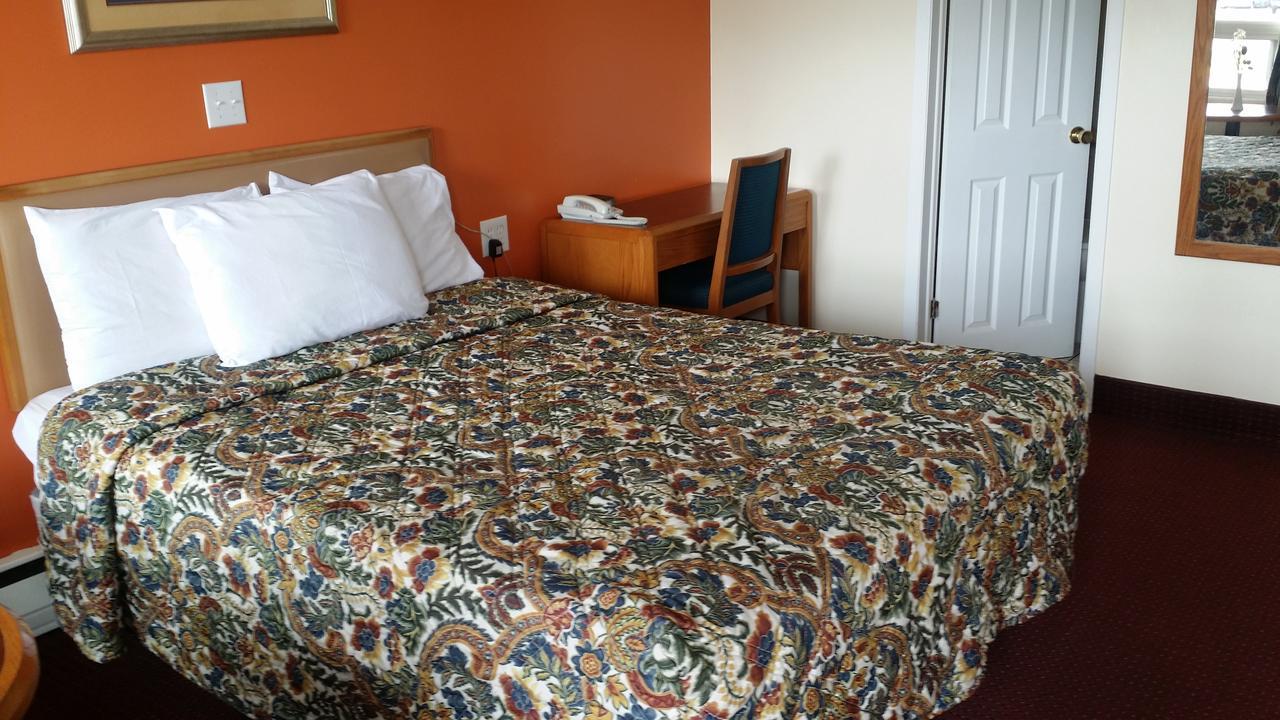 River Mist Inn Sturgeon Falls エクステリア 写真