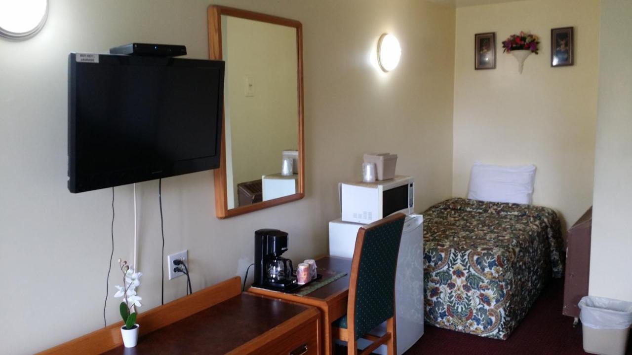 River Mist Inn Sturgeon Falls エクステリア 写真