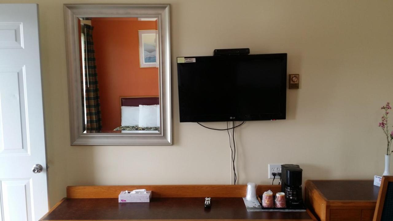 River Mist Inn Sturgeon Falls エクステリア 写真