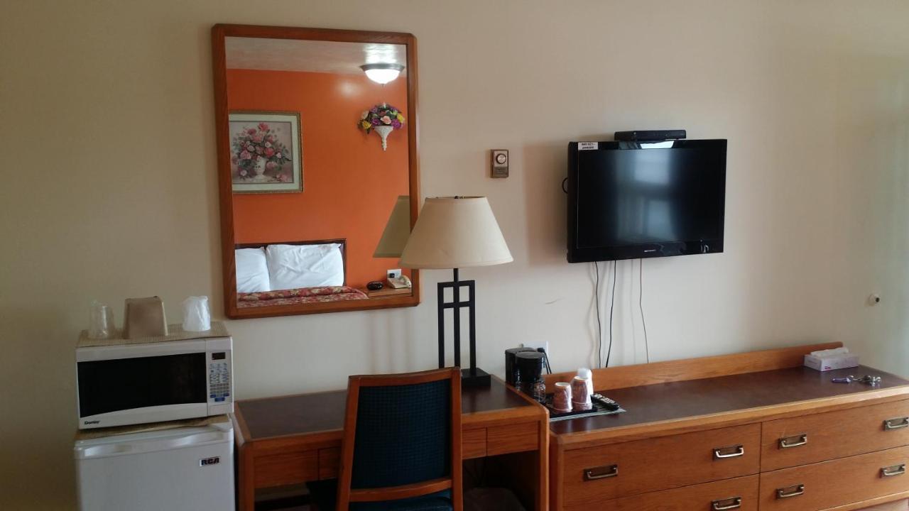 River Mist Inn Sturgeon Falls エクステリア 写真