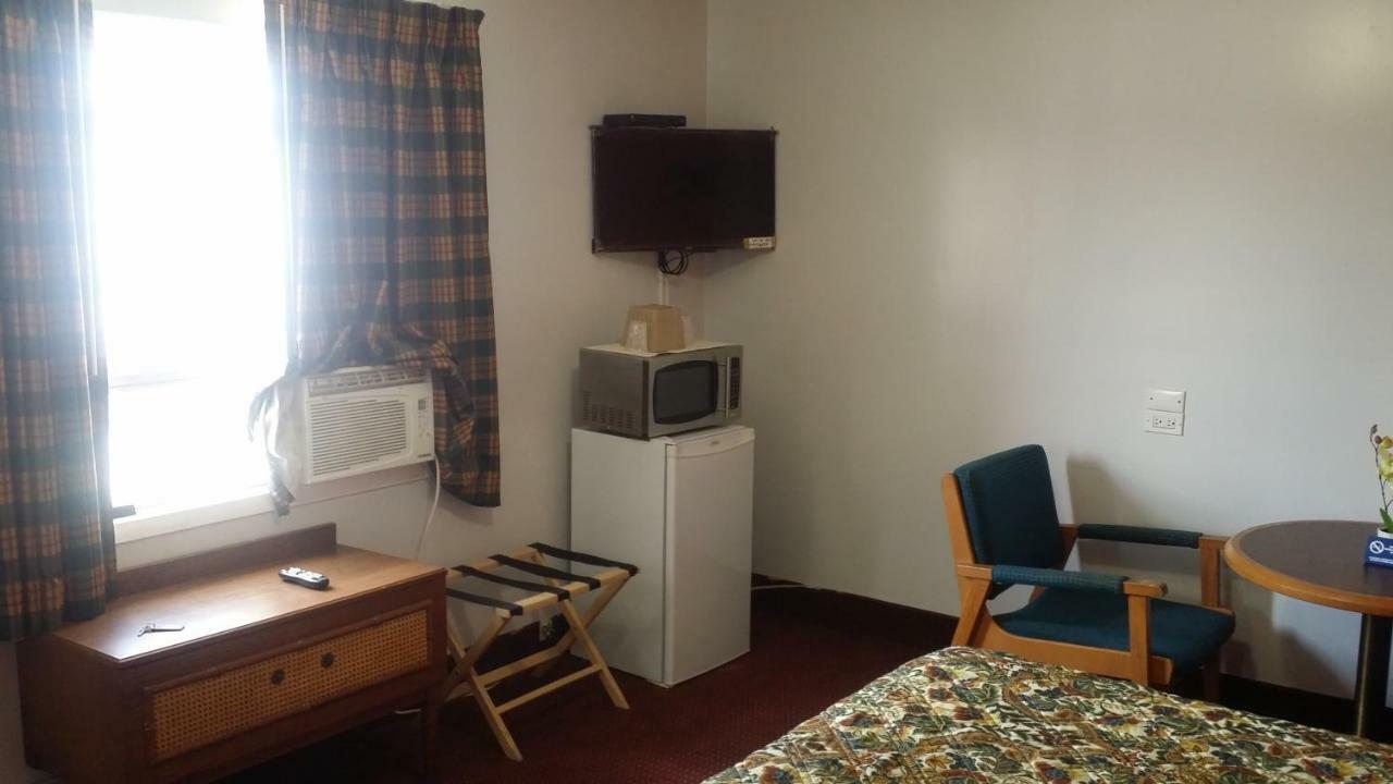 River Mist Inn Sturgeon Falls エクステリア 写真