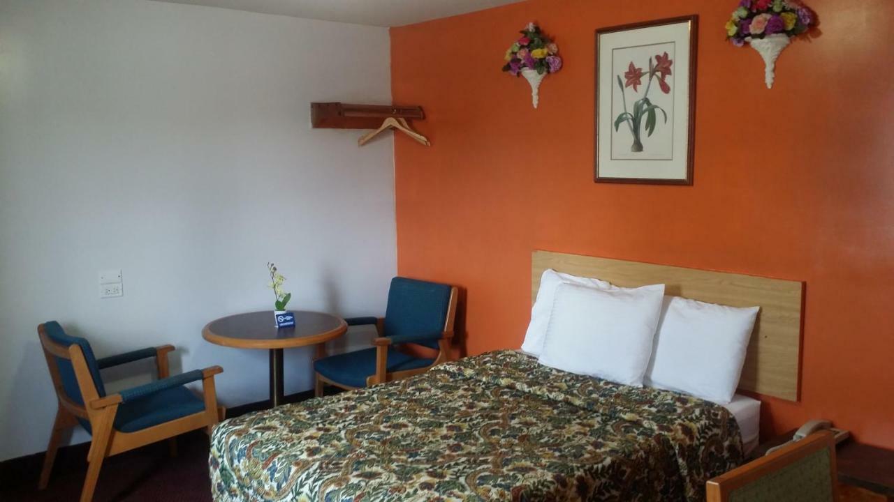 River Mist Inn Sturgeon Falls エクステリア 写真