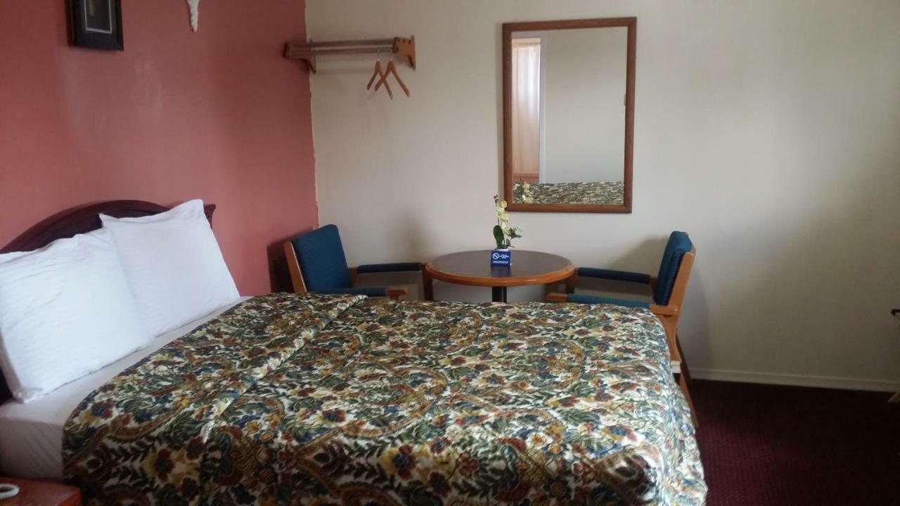 River Mist Inn Sturgeon Falls エクステリア 写真